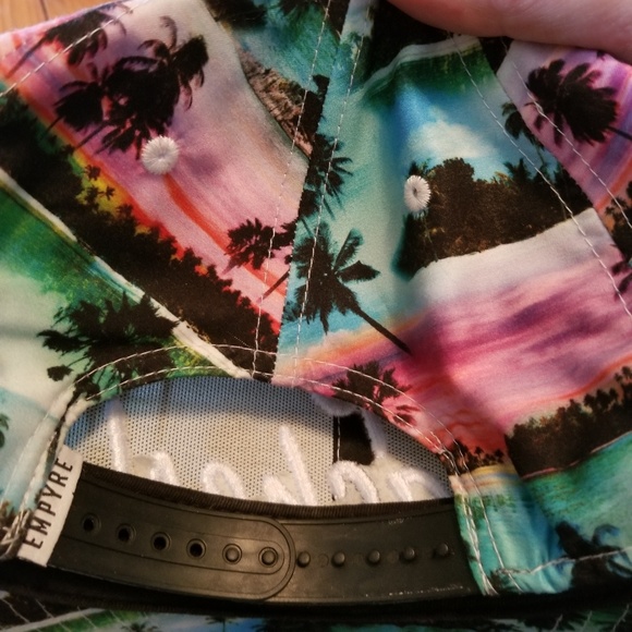 Snapback - Picture 2 of 2